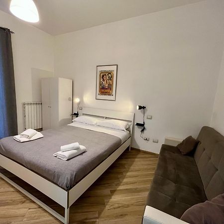 Guesthouse Marcanto - Duomo Наполи Екстериор снимка