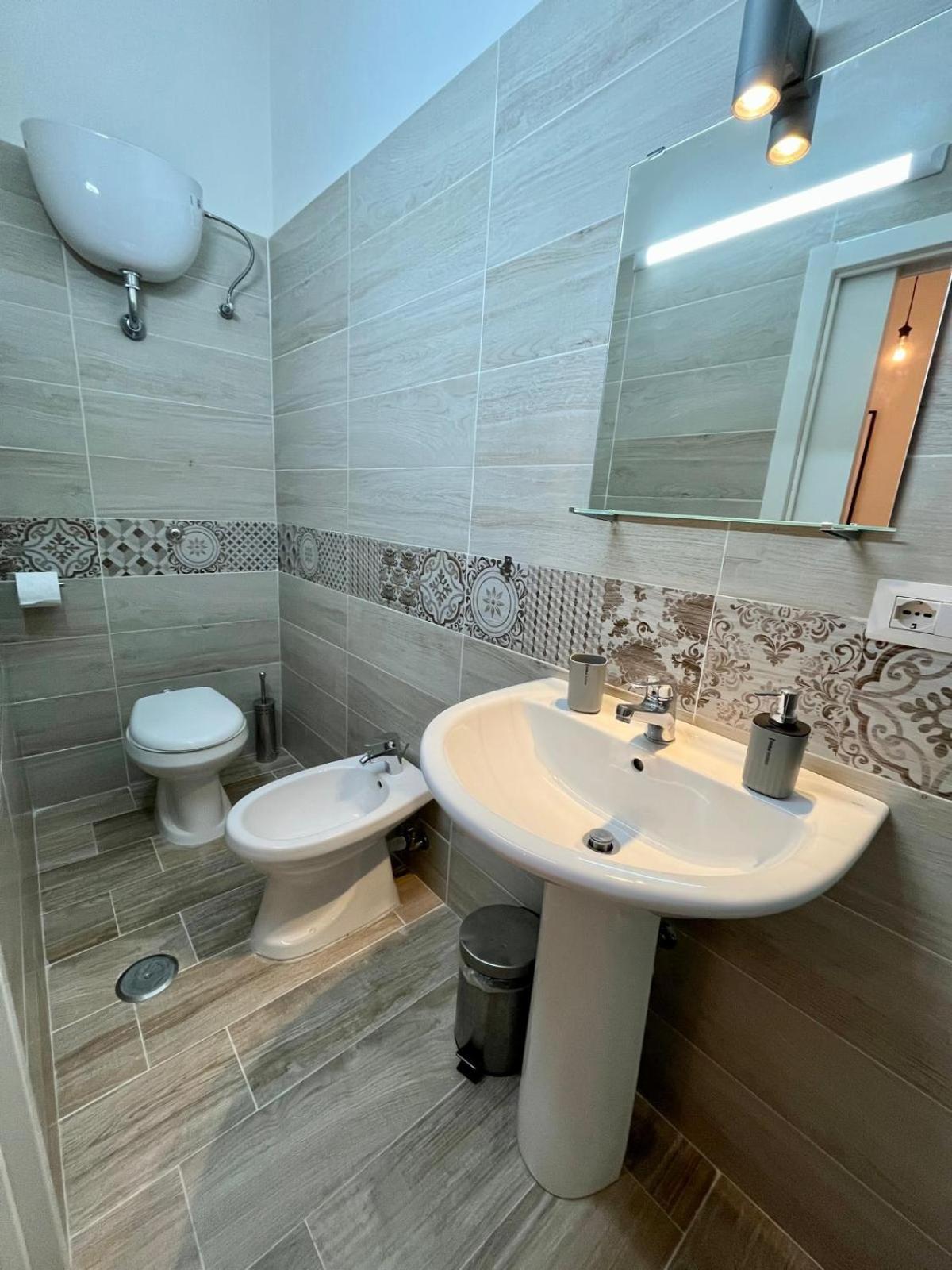 Guesthouse Marcanto - Duomo Наполи Екстериор снимка