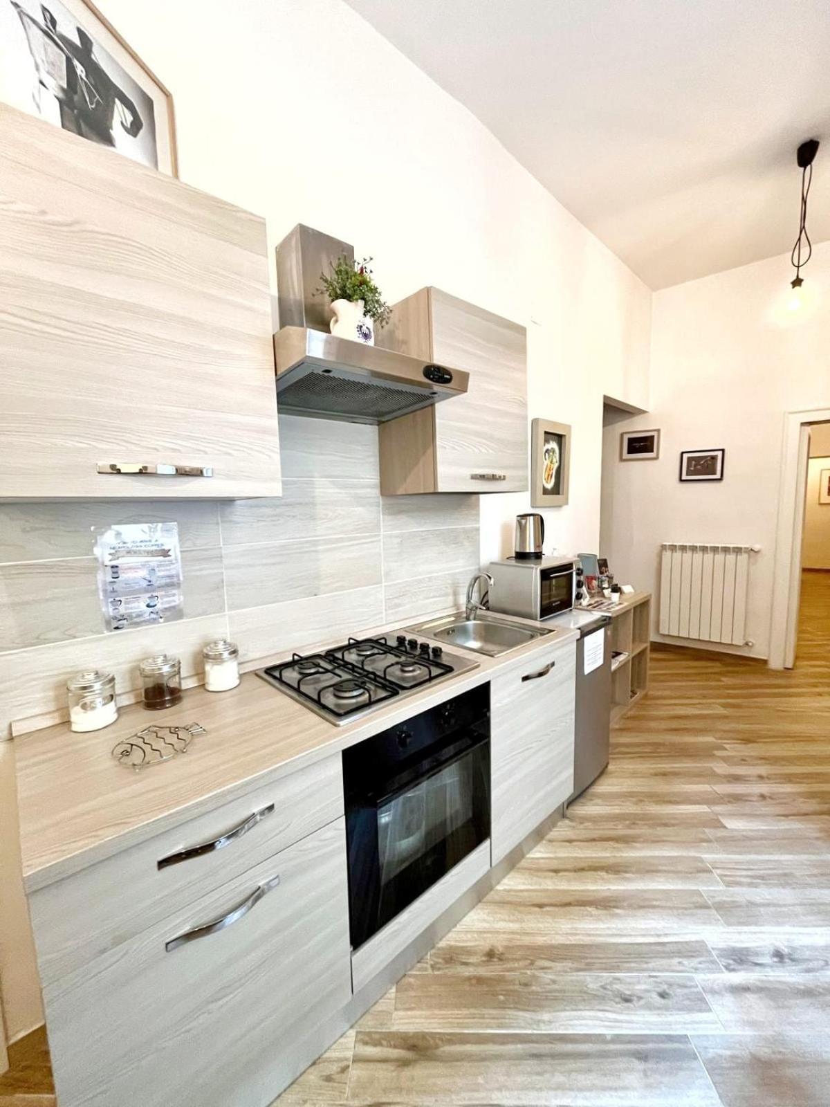 Guesthouse Marcanto - Duomo Наполи Екстериор снимка