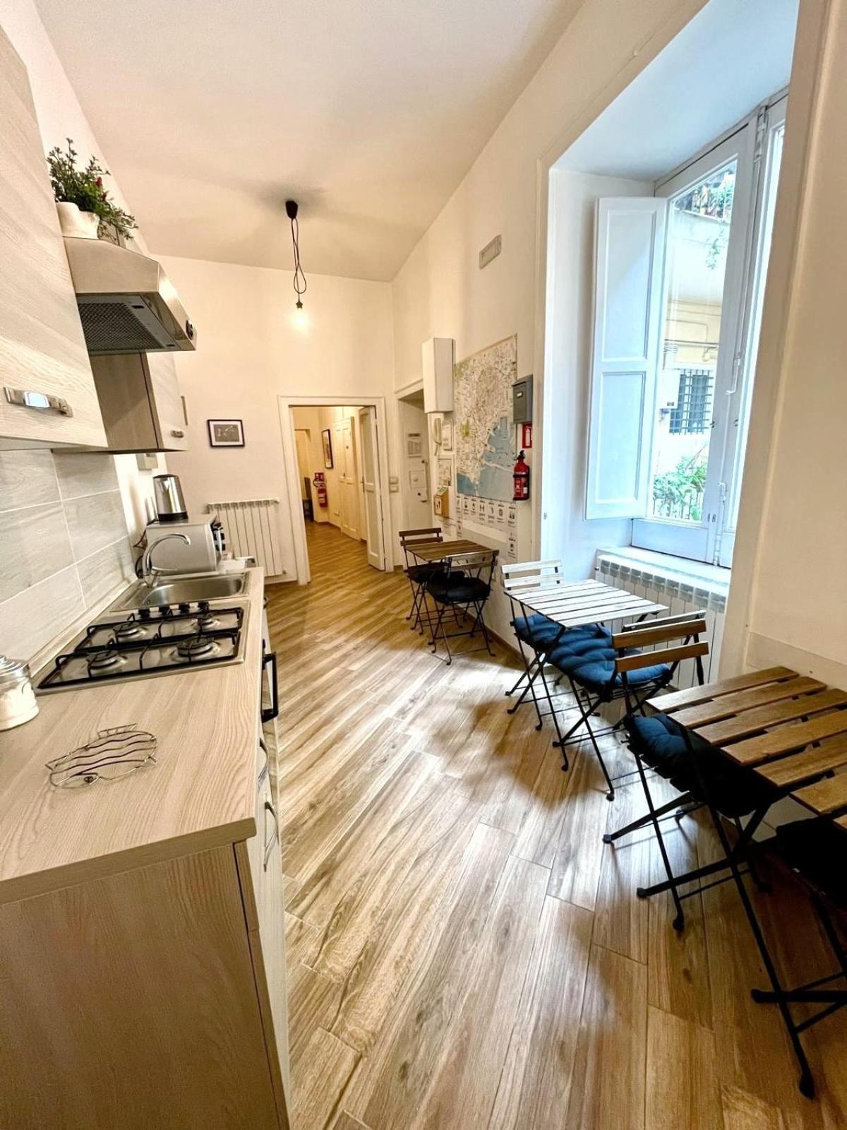 Guesthouse Marcanto - Duomo Наполи Екстериор снимка