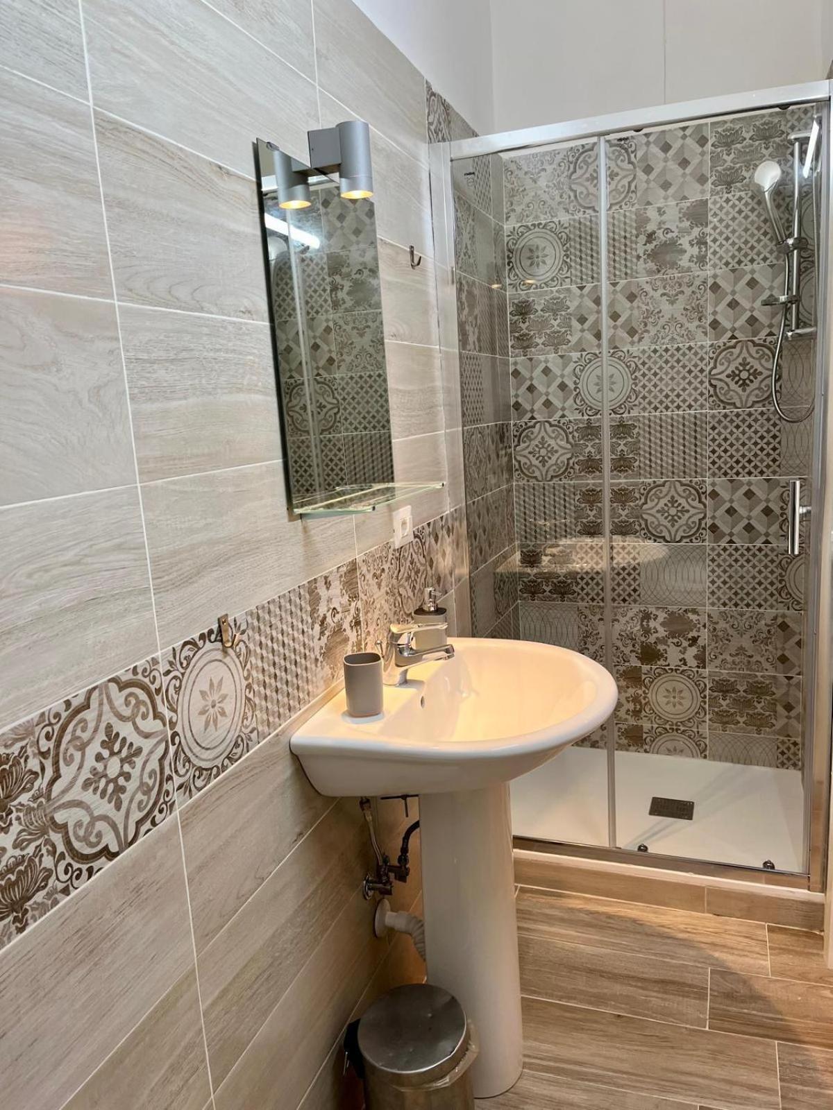 Guesthouse Marcanto - Duomo Наполи Екстериор снимка