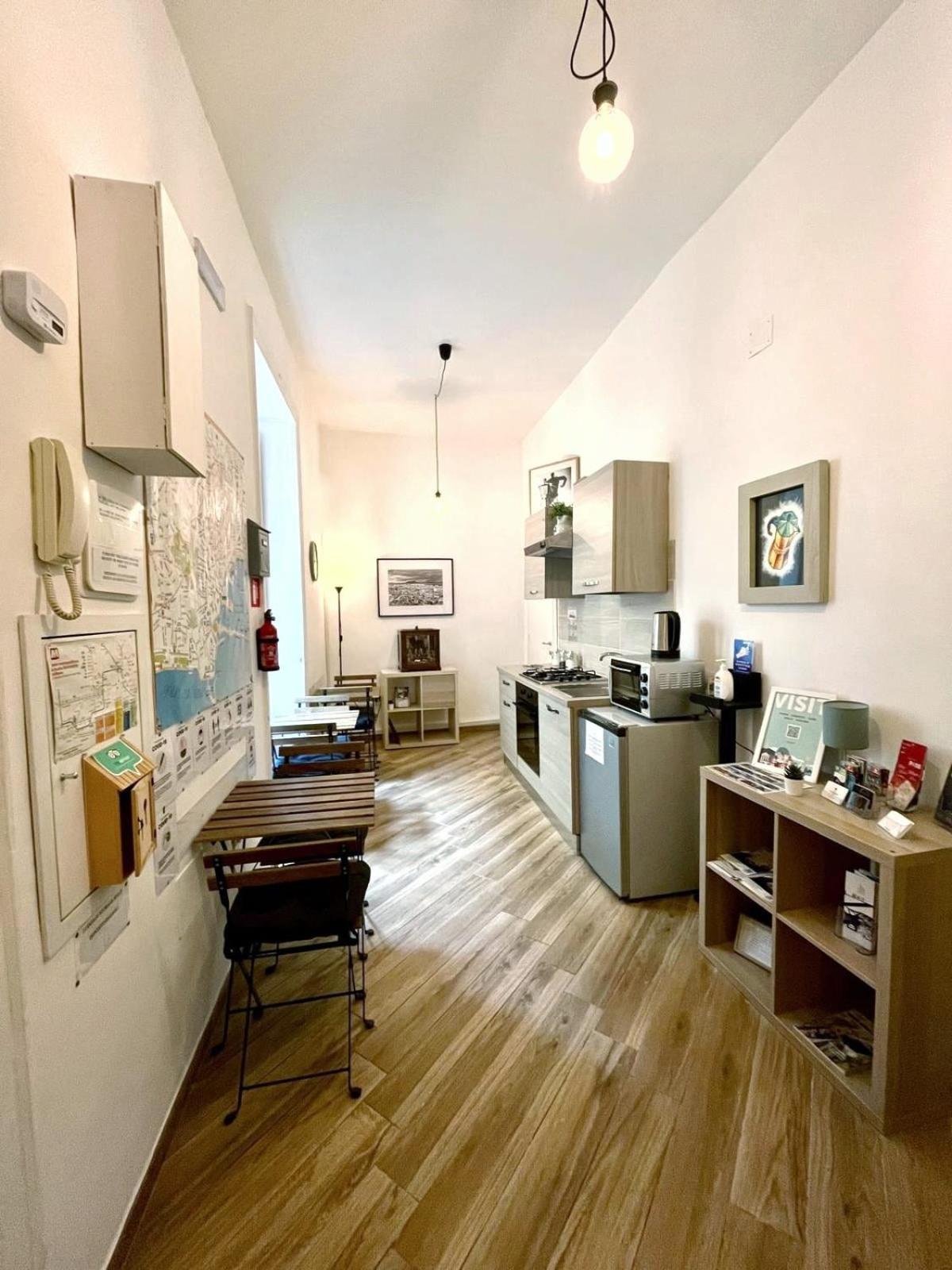 Guesthouse Marcanto - Duomo Наполи Екстериор снимка