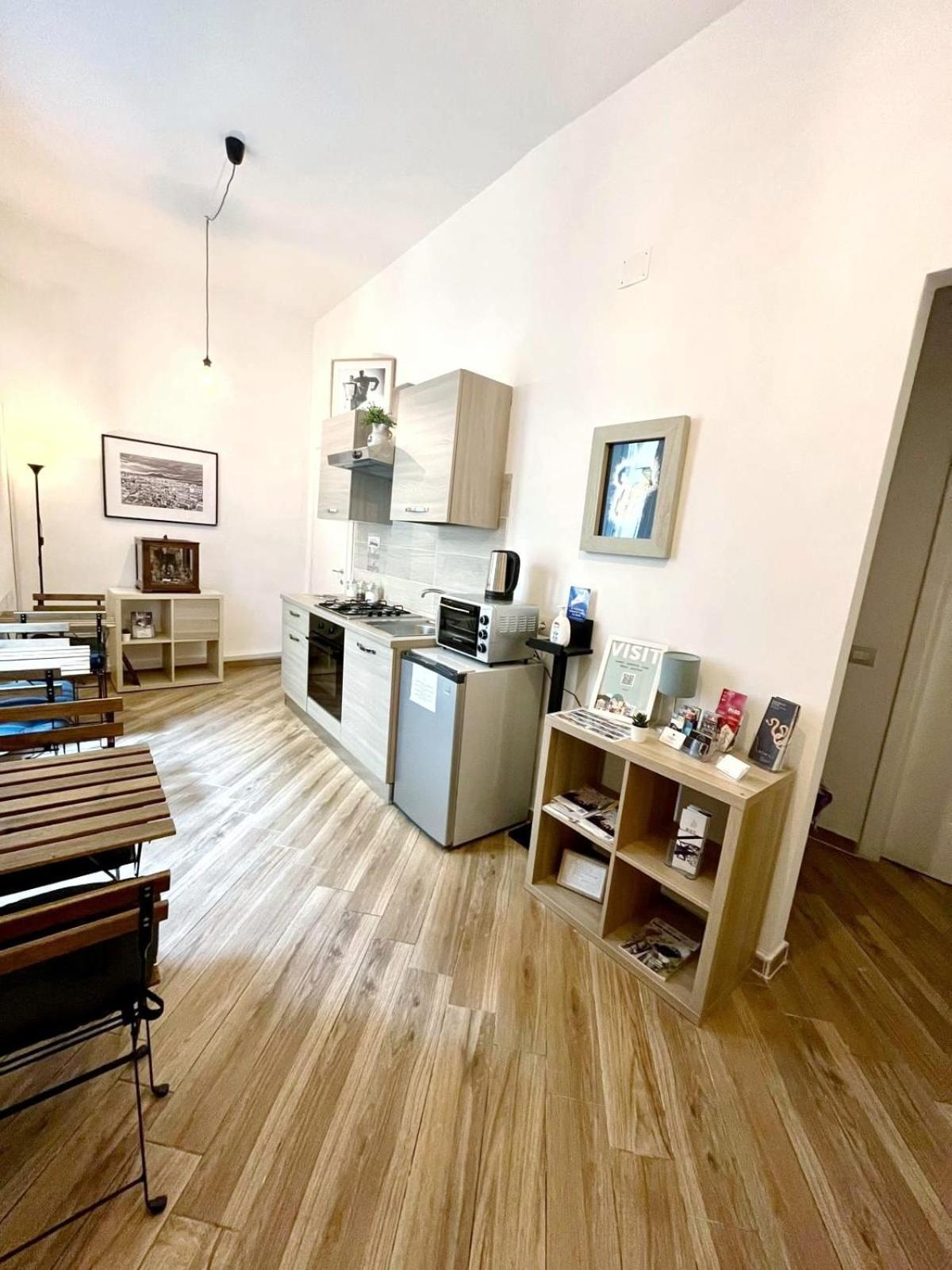 Guesthouse Marcanto - Duomo Наполи Екстериор снимка