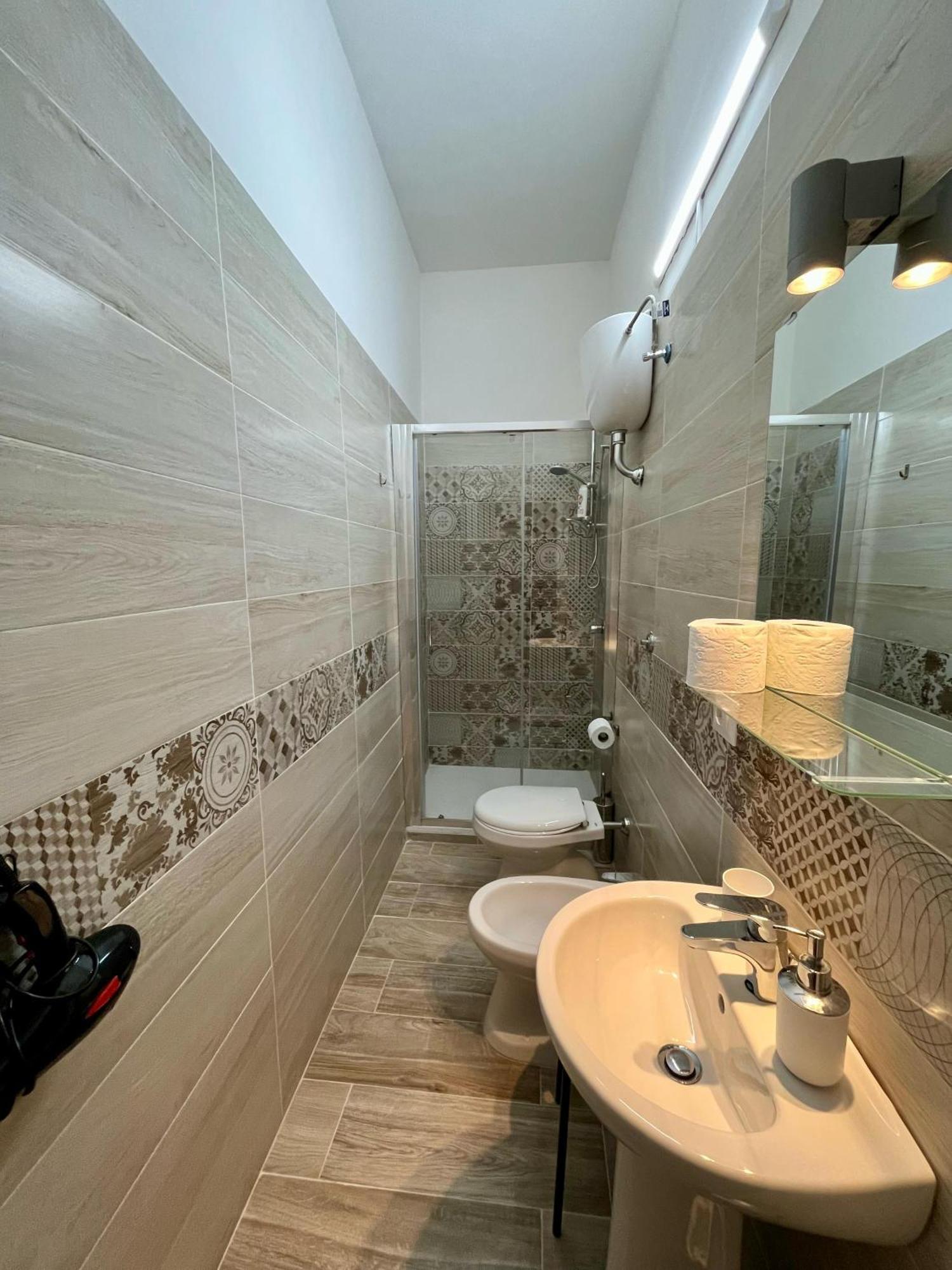 Guesthouse Marcanto - Duomo Наполи Екстериор снимка