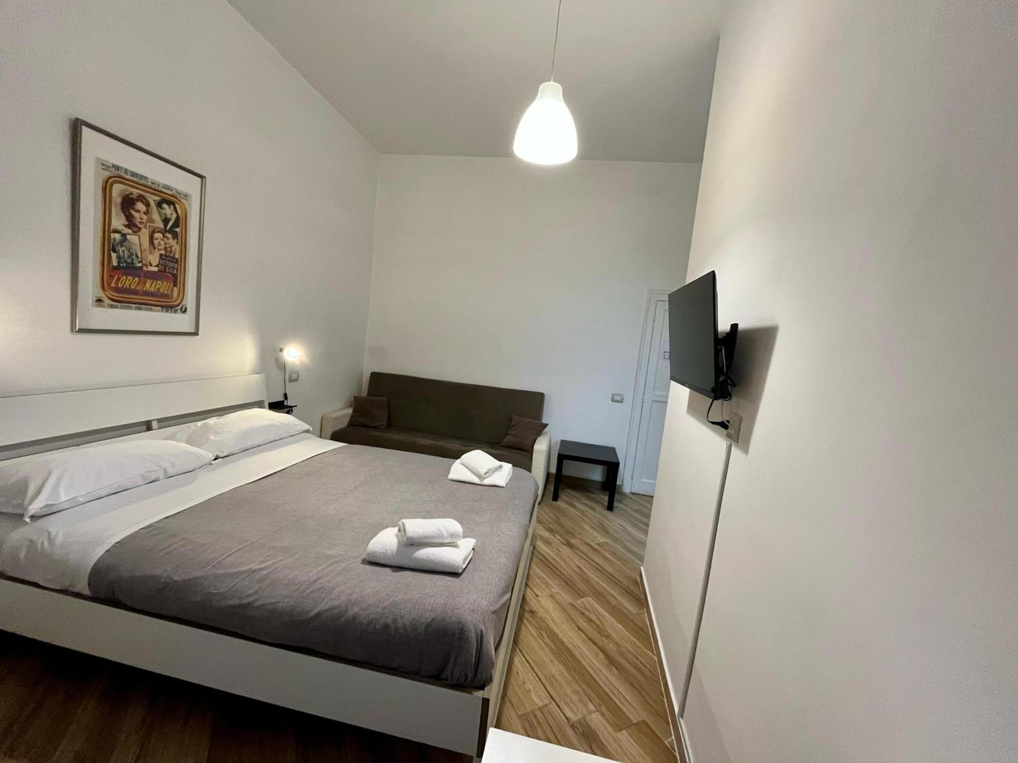 Guesthouse Marcanto - Duomo Наполи Екстериор снимка